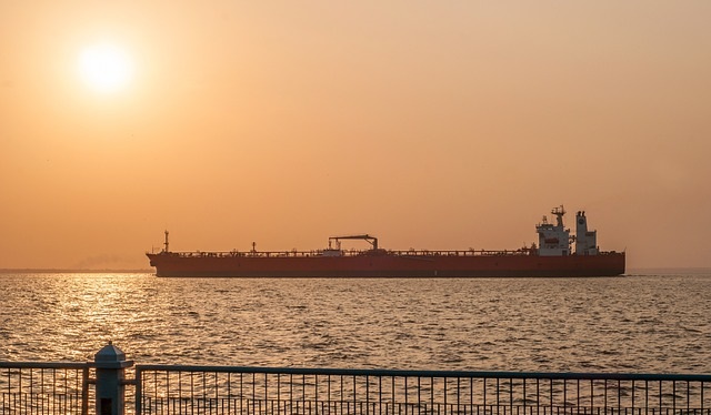 Сернистую нефть из США впервые доставили в порт Германии