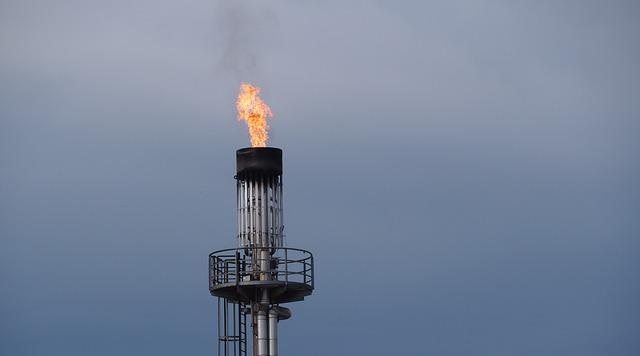 Казахстан экспортирует более половины добываемого газа