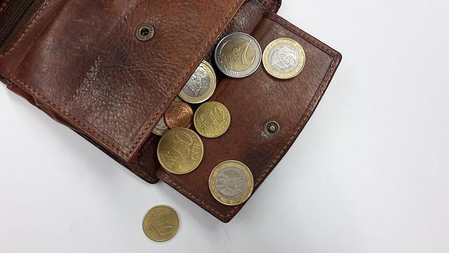 Минимальная зарплата будет повышена до 70 тыс. тенге
