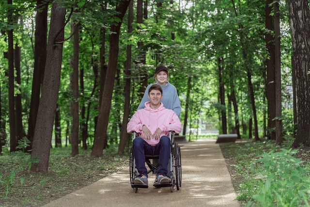 1,5 млн тенге, выделенных на санаторно-курортное лечение инвалидов, похитили в Карагандинской области