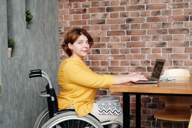 Более 263 тыс. услуг инвалидам было предоставлено через портал соцуслуг