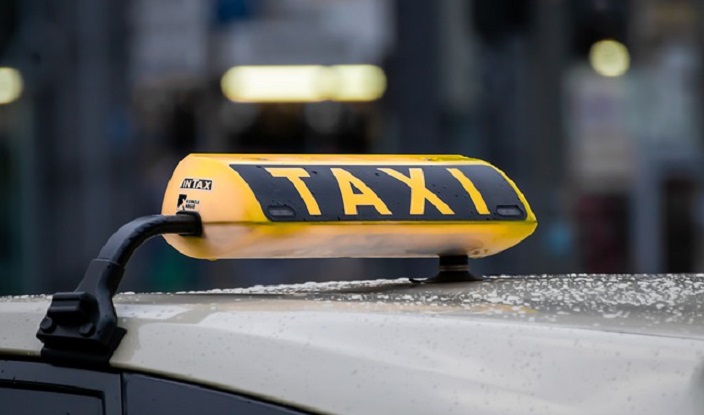 КГД предупредил о штрафах за незаконную работу такси