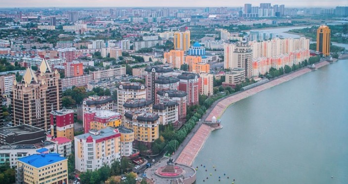 В Казахстане на среднюю зарплату невозможно купить даже 1 квадратный метр жилья
