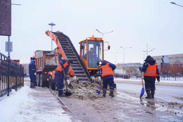 Более 7 тыс. кубометров снега вывезли за ночь в Астане