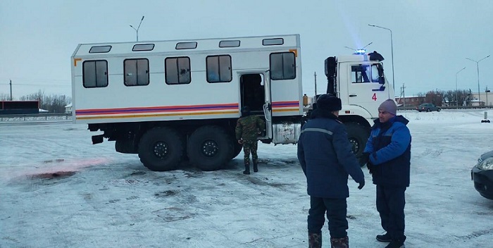 Спасатели помогли гражданам Таджикистана, застрявшим на дороге