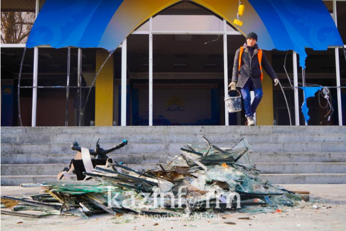 Алматинские предприниматели начали самостоятельно восстанавливать разрушенные объекты