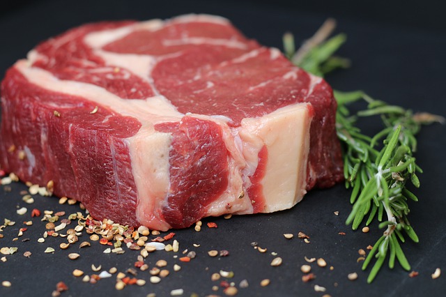 Информацию о мясе за 2050 тенге прокомментировали в акимате Алматы