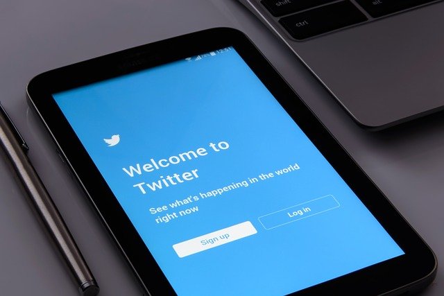 Twitter запустил глобальное тестирование аналога дизлайка