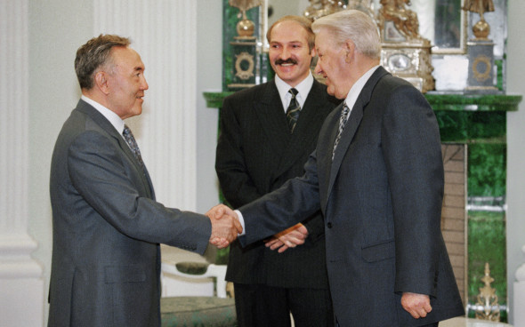 Лукашенко рассказал, как «приходилось» пить с Ельциным и Назарбаевым