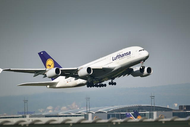 В Lufthansa рассматривают вопрос прекращения авиасообщения с Украиной
