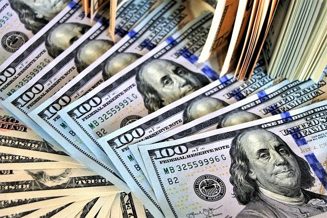 Дороже Т473 продают доллары в обменниках Казахстана