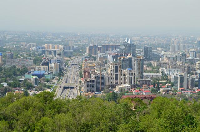 Досаев доложил президенту о мерах по недопущению уплотненного строительства в Алматы