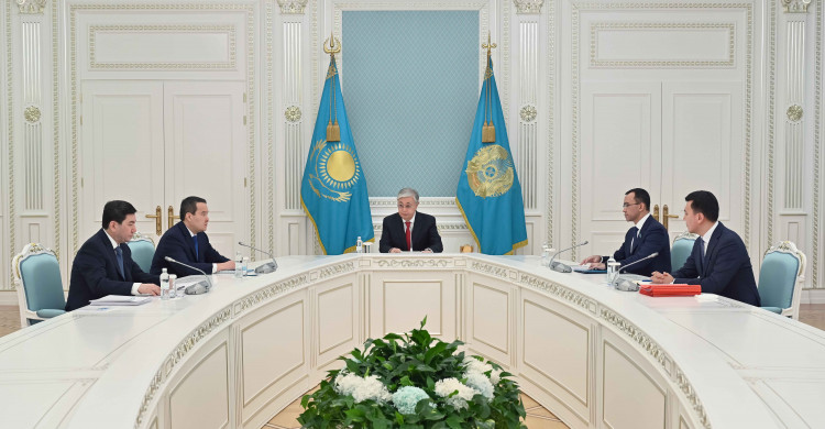 Глава государства провел консультации с председателями палат парламента и премьер-министром