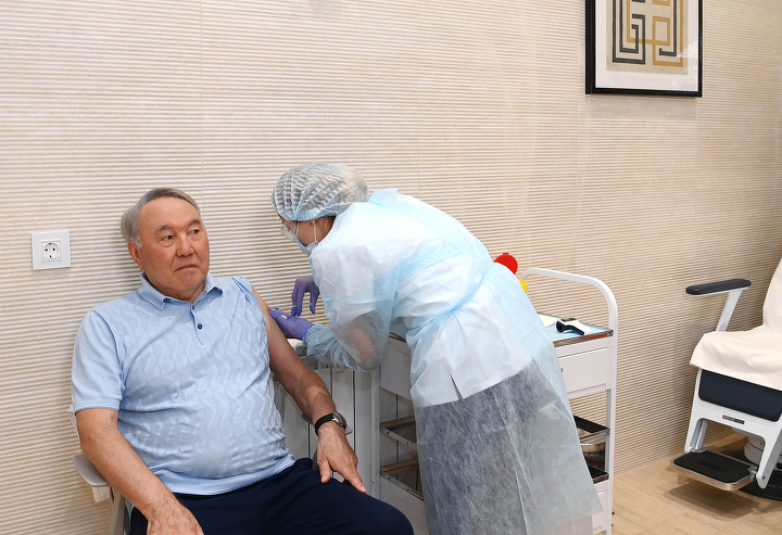 Первый президент Казахстана Назарбаев перенёс операцию на сердце