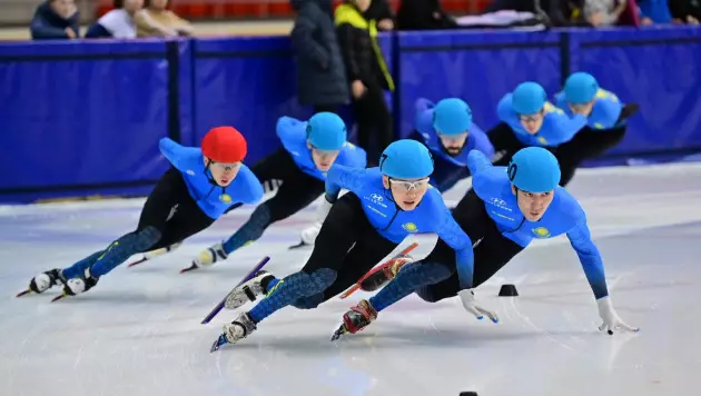 Казахстанская команда по шорт-треку завоевала серебряную медаль на Универсиаде-2023