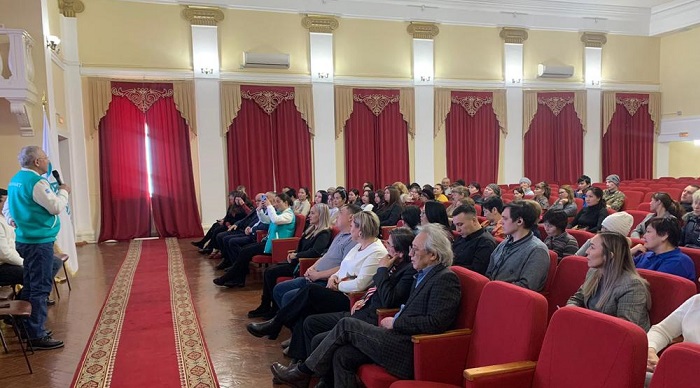 Представители предвыборного штаба партии «AMANAT» филиала области Абай выяснили какие проблемы волнуют жителей Курчатова