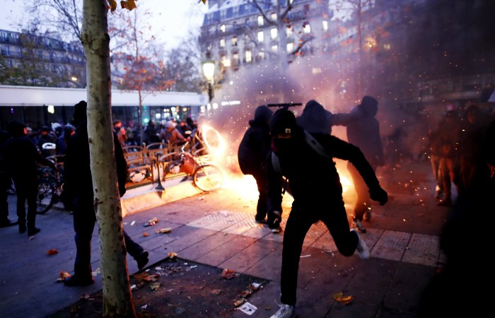 На протестах во Франции задержаны 200 участников беспорядков