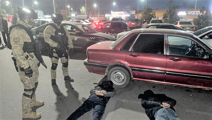 В Алматы задержали группу воров-домушников
