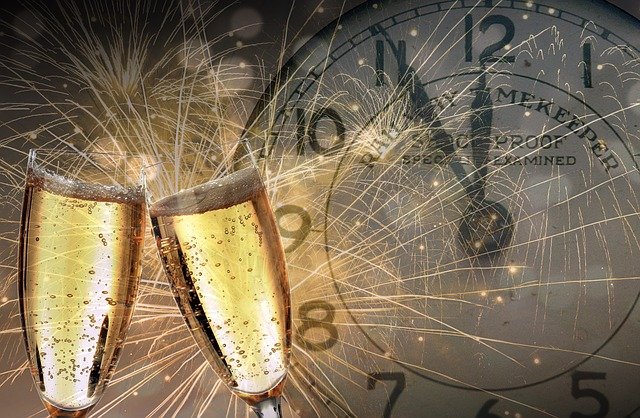Как пить алкоголь на Новый Год без вреда для организма: советы врача
